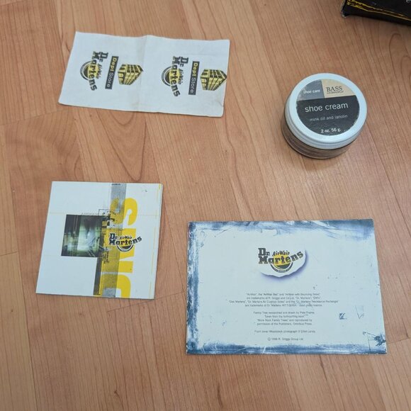 Vintage 1996 Dr. Martens Air Wair Size 6 US, 5 UK Navy Smooth 8 Eyelet Boots - Picture 2 of 14